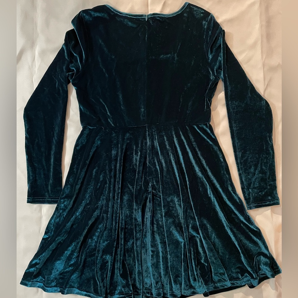 Brand New Emerald Green Holiday Velvet Dress